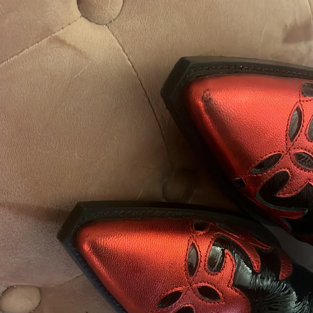 BRAND NEW!! Revovle Western boots. Worn once. Like new. Great condition. - Picture 5 of 6